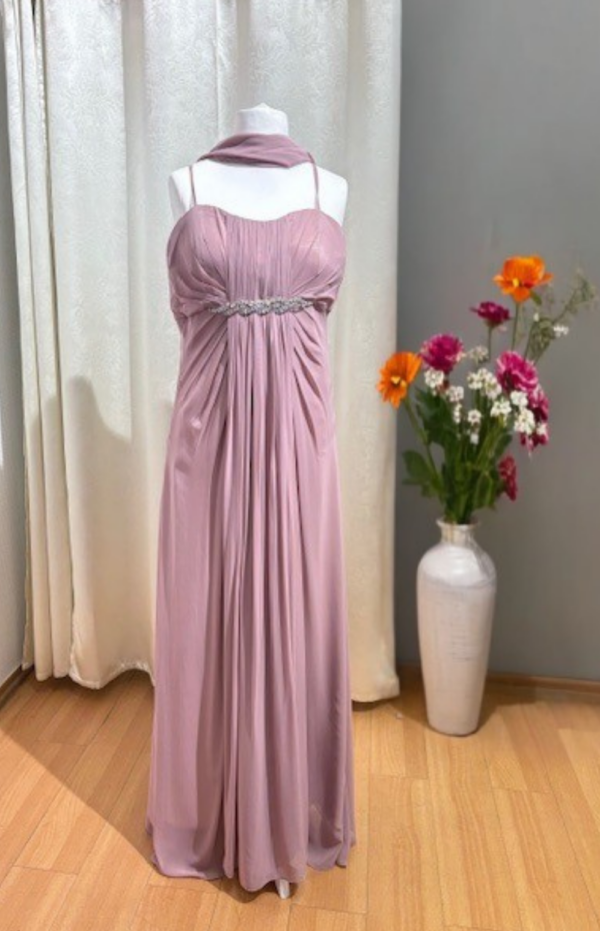 Elegant fliederfarbenes Abendkleid mit Strassdetails & Schal – Gr. 42