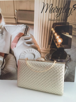 Elegante goldene Abendtasche