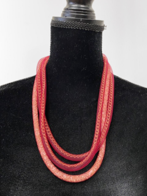 Modeschmuck-Mehrreihige Kette in Weinrot