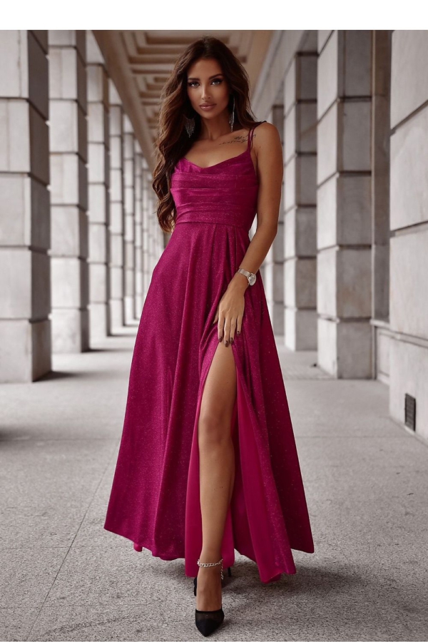 Glamouröses Abendkleid mit Glitzer, Wasserfall-Ausschnitt und seitlichem Schlitz