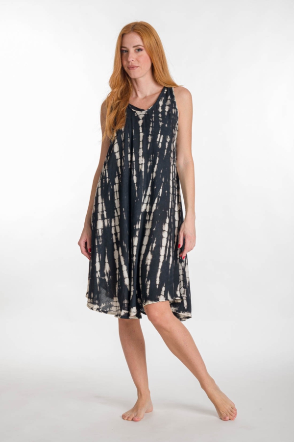 Viskose Sommerkleid ohne Ärmel – Batikmuster in Schwarz-Weiß One Size bis 2XL
